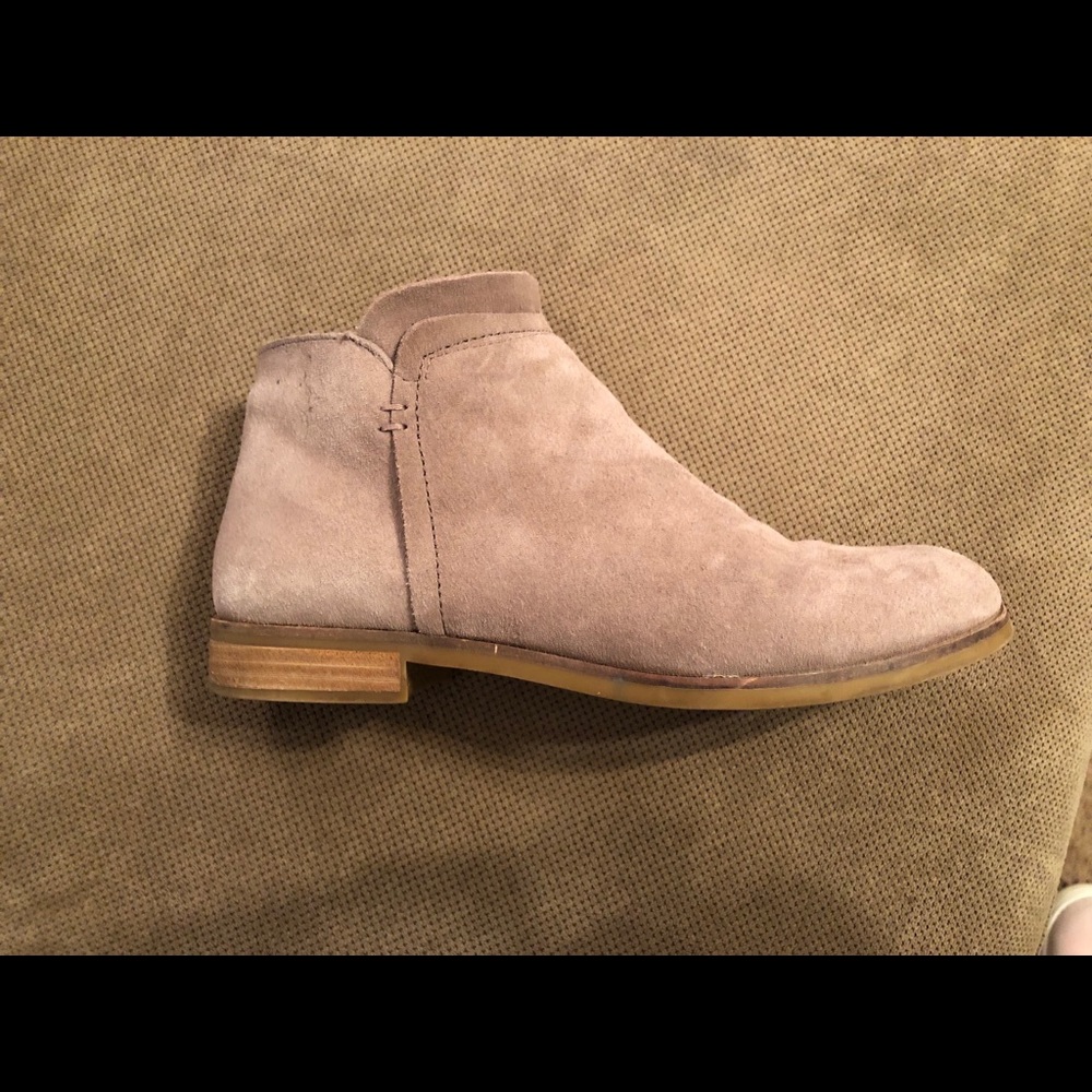 Light brown women’s booties